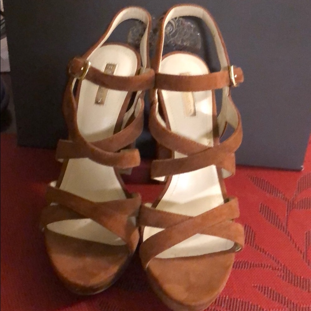 BCBGERNRATION PLATFORM CAMEL HAIR Suede shoe
